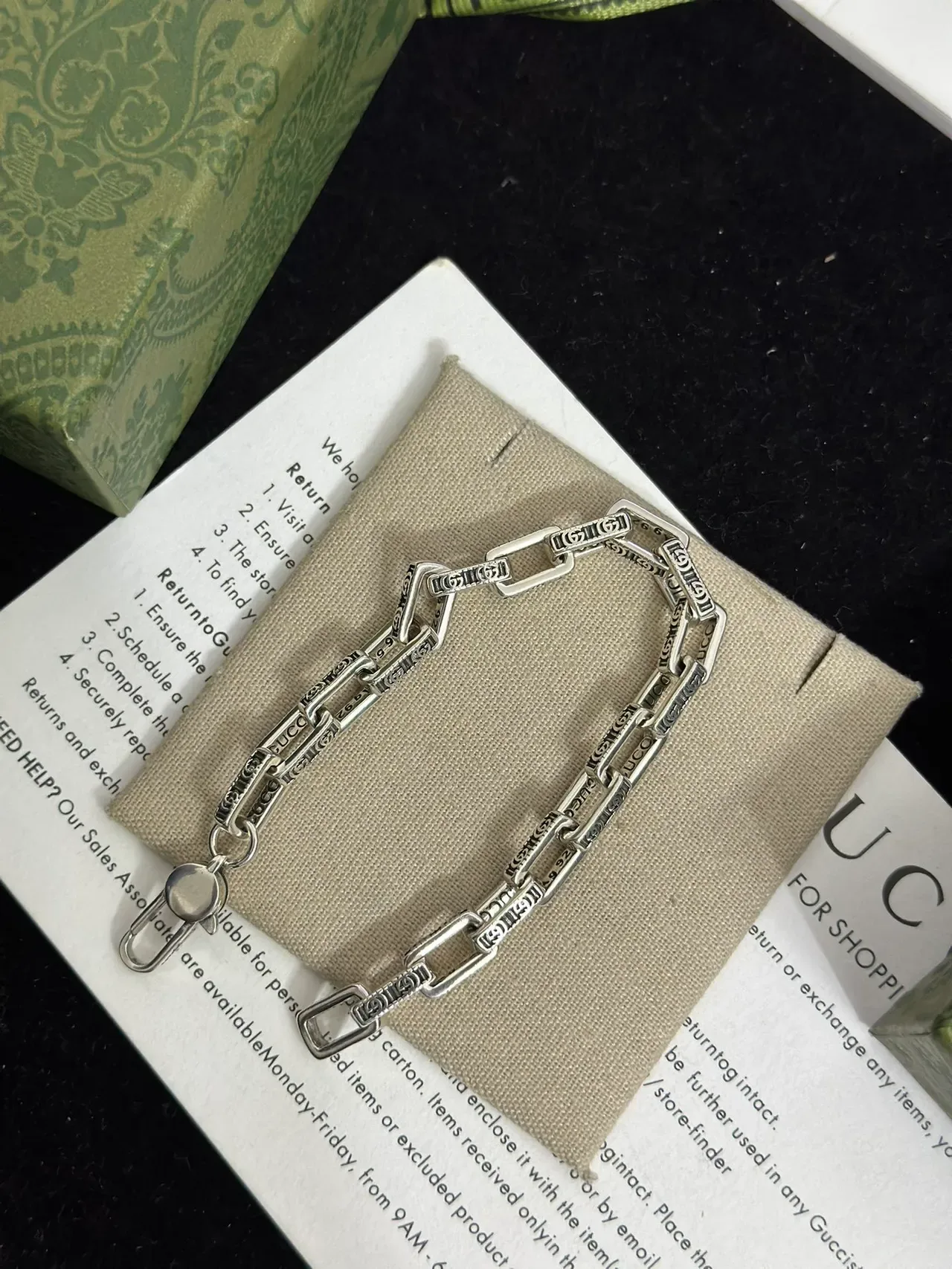Gucci Engraved Link Chain Silver Beige Rectangular Curb Links Bracelet 8