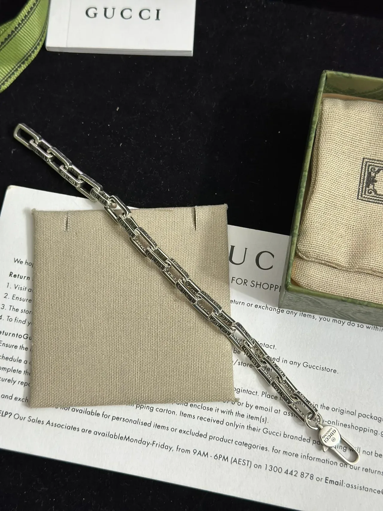 Gucci Engraved Link Chain Silver Beige Rectangular Curb Links Bracelet 9