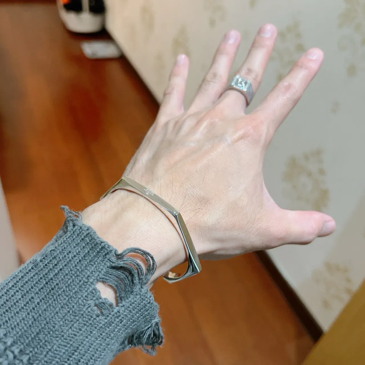 Gucci Geometric Faceted Open Bangle Bracelet 8