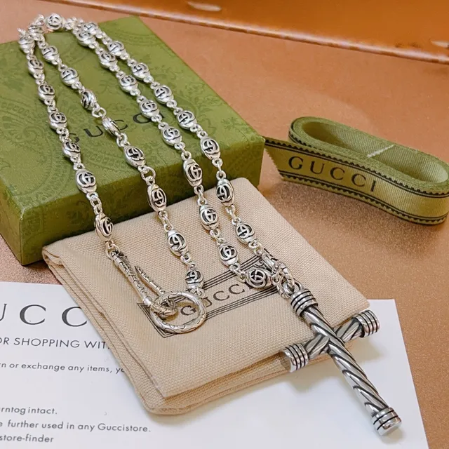 Gucci GG Link Cross Necklace Silver Green Interlocking Chain Twisted-Bar Pendant Necklace 7