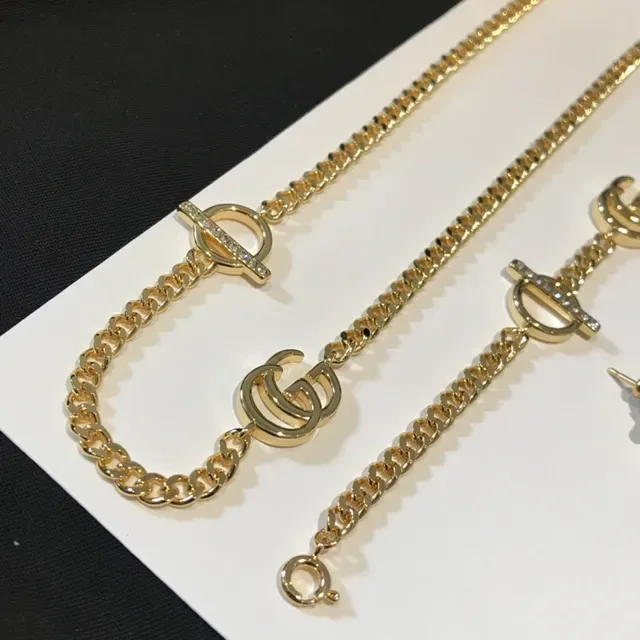 قلادة جوتشي GG مارمونت سلسلة Curb Chain ذهبية Interlocking Double-G 8