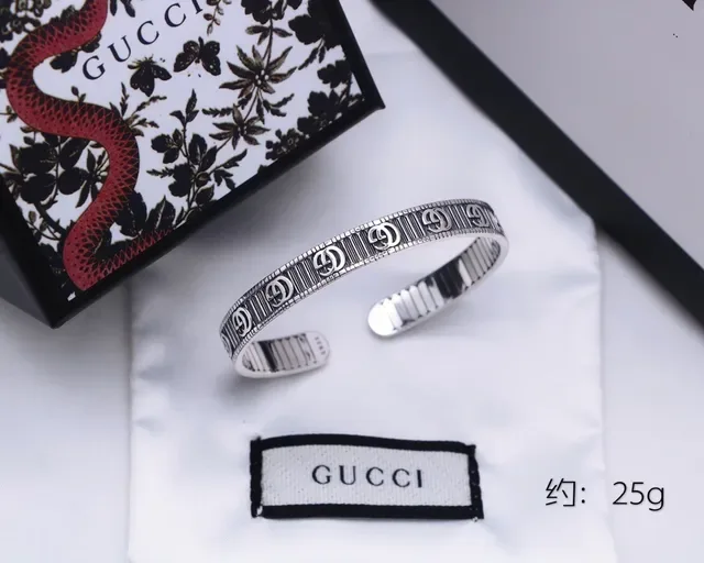 Gucci GG Marmont Interlocking G Ribbed Cuff Bracelet 2