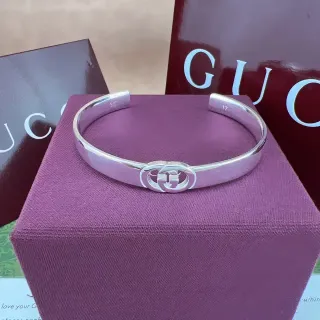 Gucci GG Marmont Interlocking G سوار كف فضي صلب