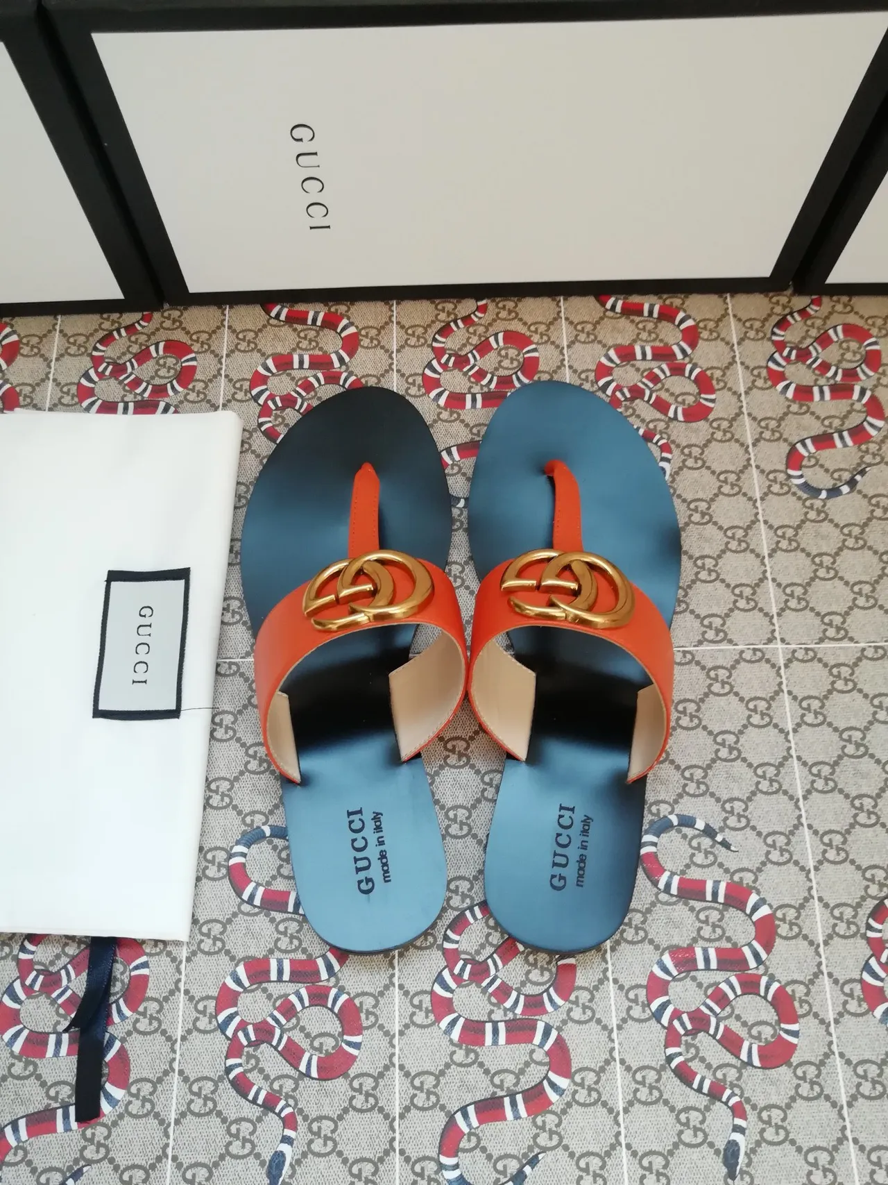 Gucci GG Marmont Orange Bleu Interlocking Hardware Bride Large en Cuir Sandales Décontractées 2