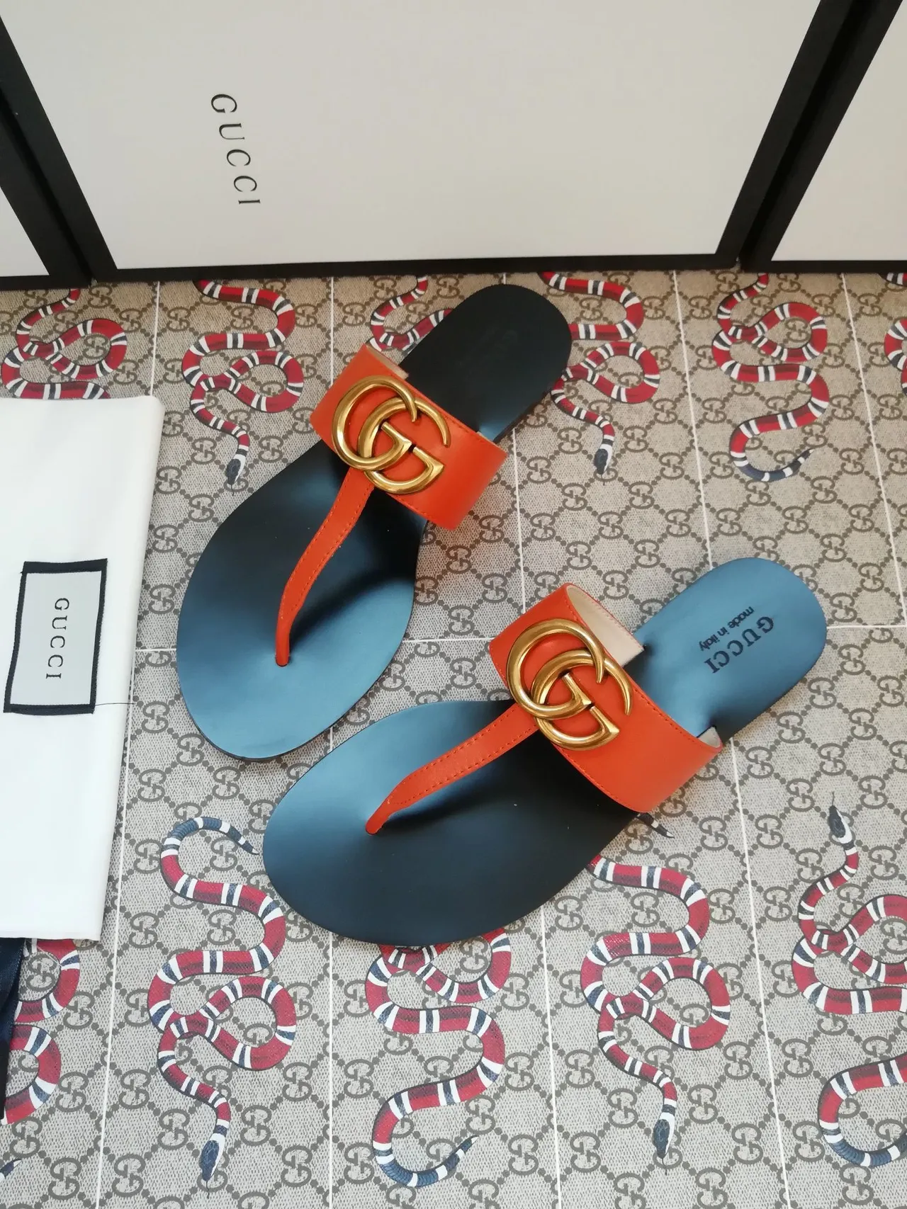 Gucci GG Marmont Orange Bleu Interlocking Hardware Bride Large en Cuir Sandales Décontractées 3