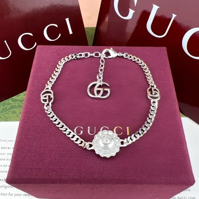 Gucci GG Marmont Rose Gold Crystal-Embellished Curb Chain Bracelet 3