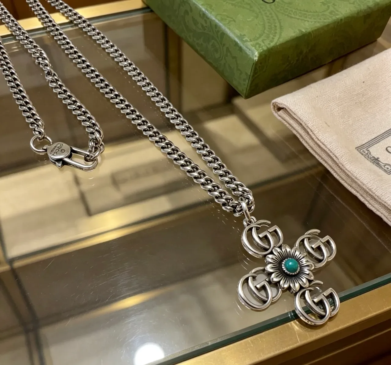 Gucci GG Marmont Silver Blue Chunky Curb Chain Cross Pendant Necklace 4