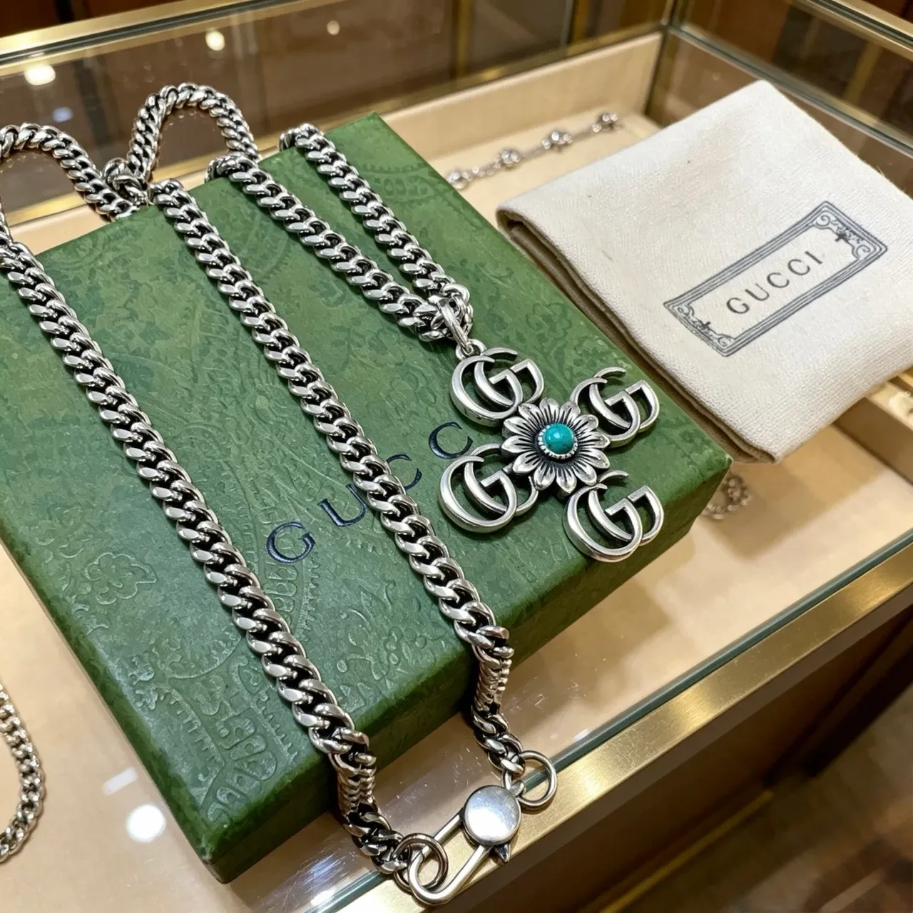 Gucci GG Marmont Silver Blue Chunky Curb Chain Cross Pendant Necklace 9