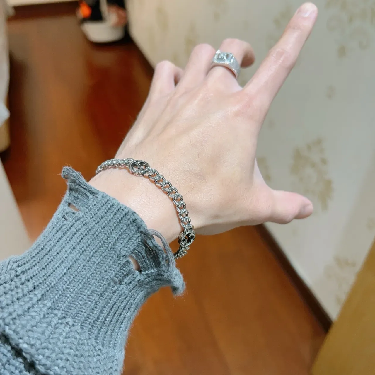 Gucci GG Marmont Pulsera Cadena Curb Trenzada en Plata con Medallones Interconectados de G 4