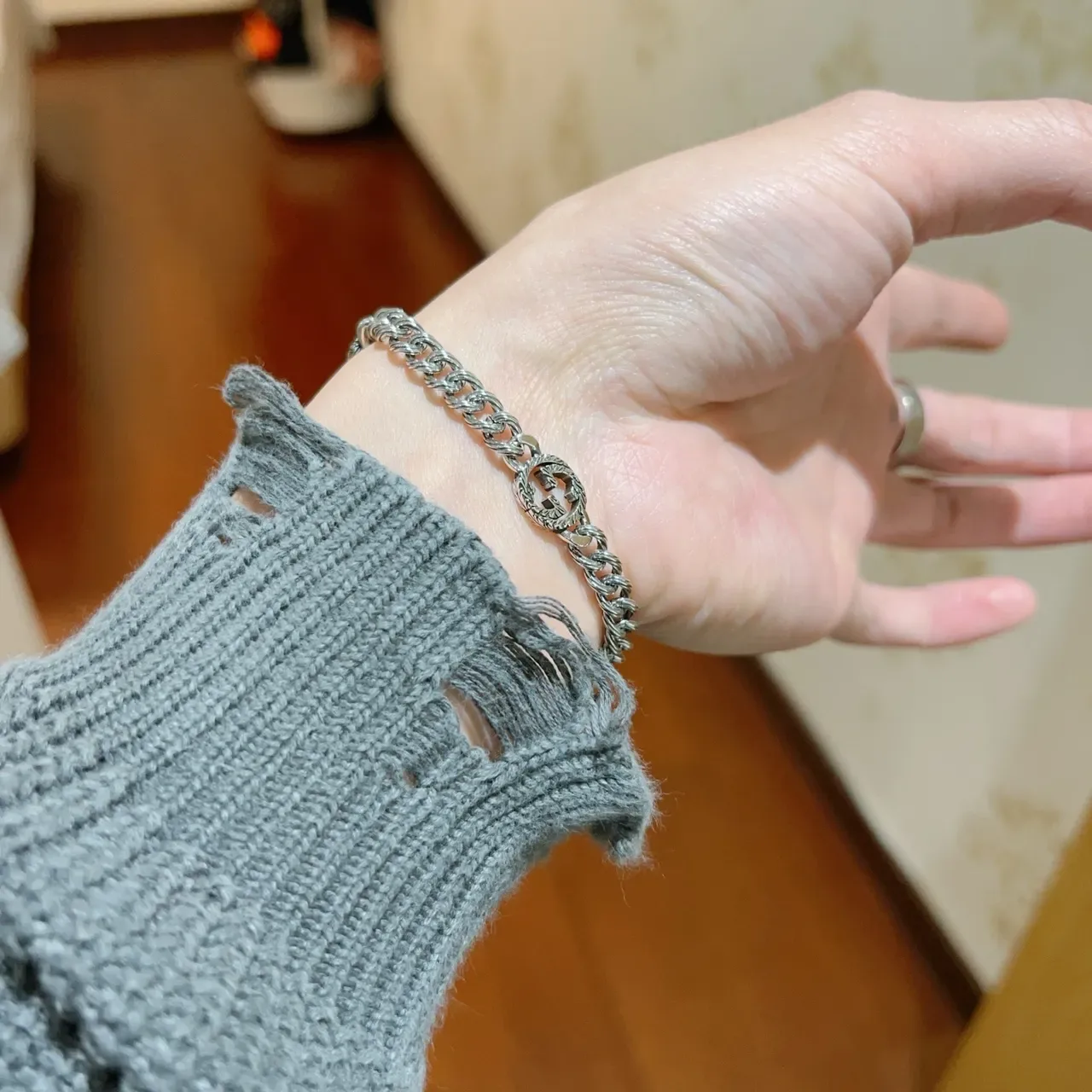 Gucci GG Marmont Pulsera Cadena Curb Trenzada en Plata con Medallones Interconectados de G 7