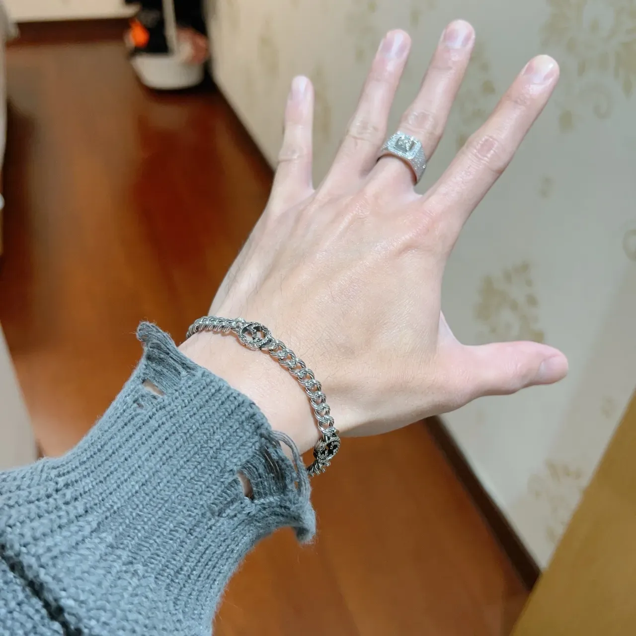Gucci GG Marmont Pulsera Cadena Curb Trenzada en Plata con Medallones Interconectados de G 8