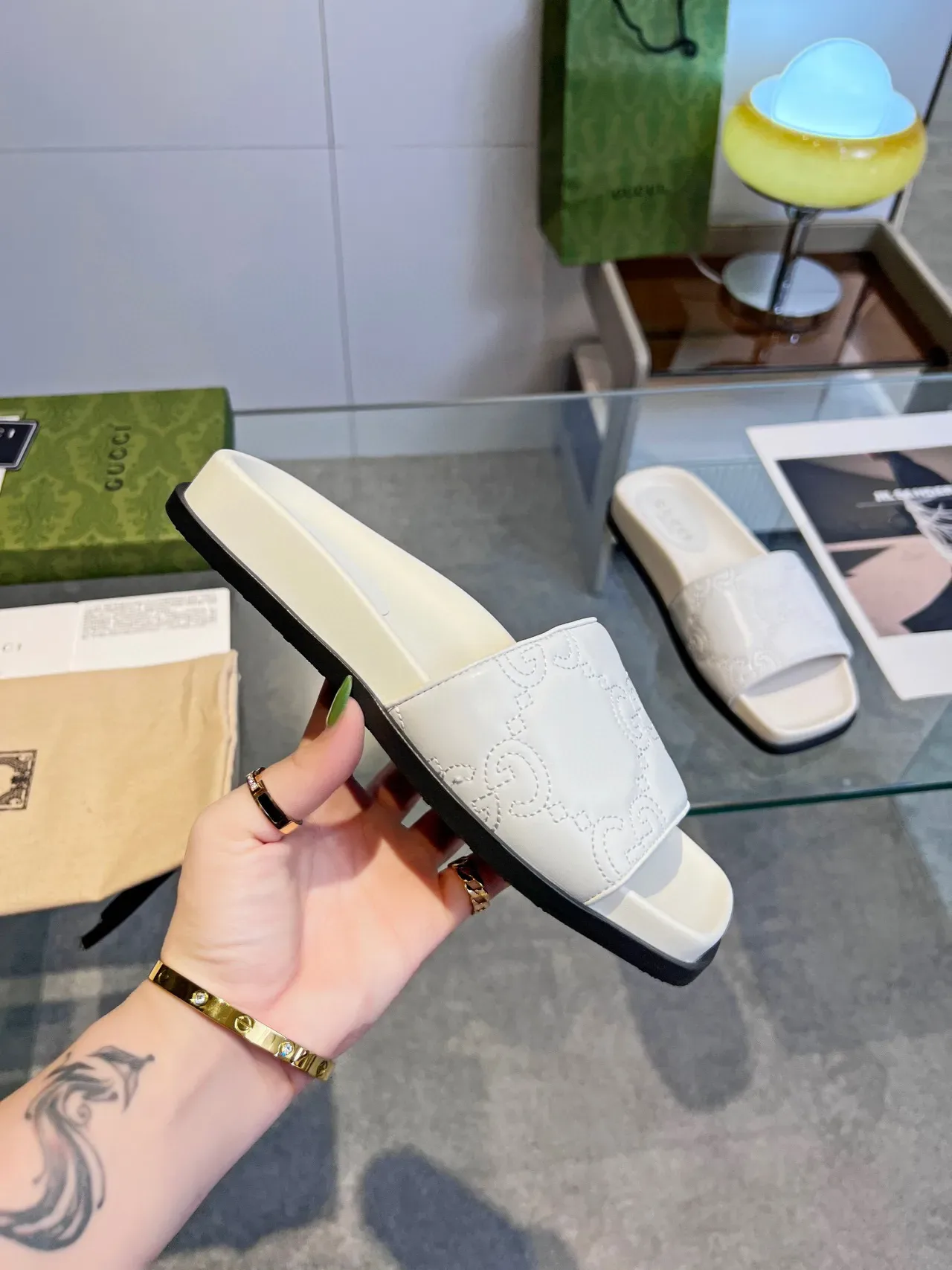 Gucci GG Marmont Slide Blanc Noir Monogramme Embossed Cuir Sandales Plates 7