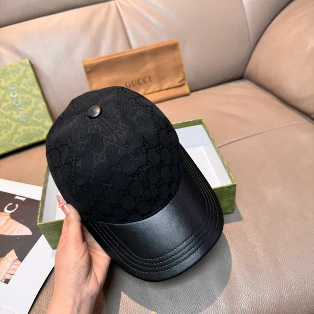 Casquette de baseball Gucci GG Monogram noire avec monogramme Jacquard au sommet, bord lisse en cuir synthétique 7