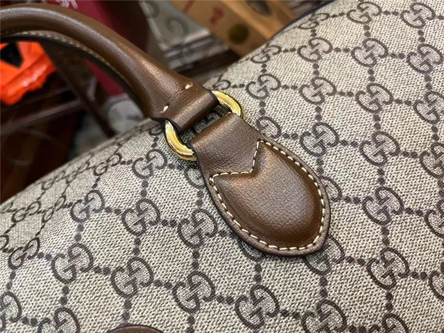 Gucci GG Supreme Sac duffel gris et noir 6