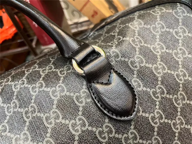 Gucci GG Supreme Sac duffel gris et noir 15