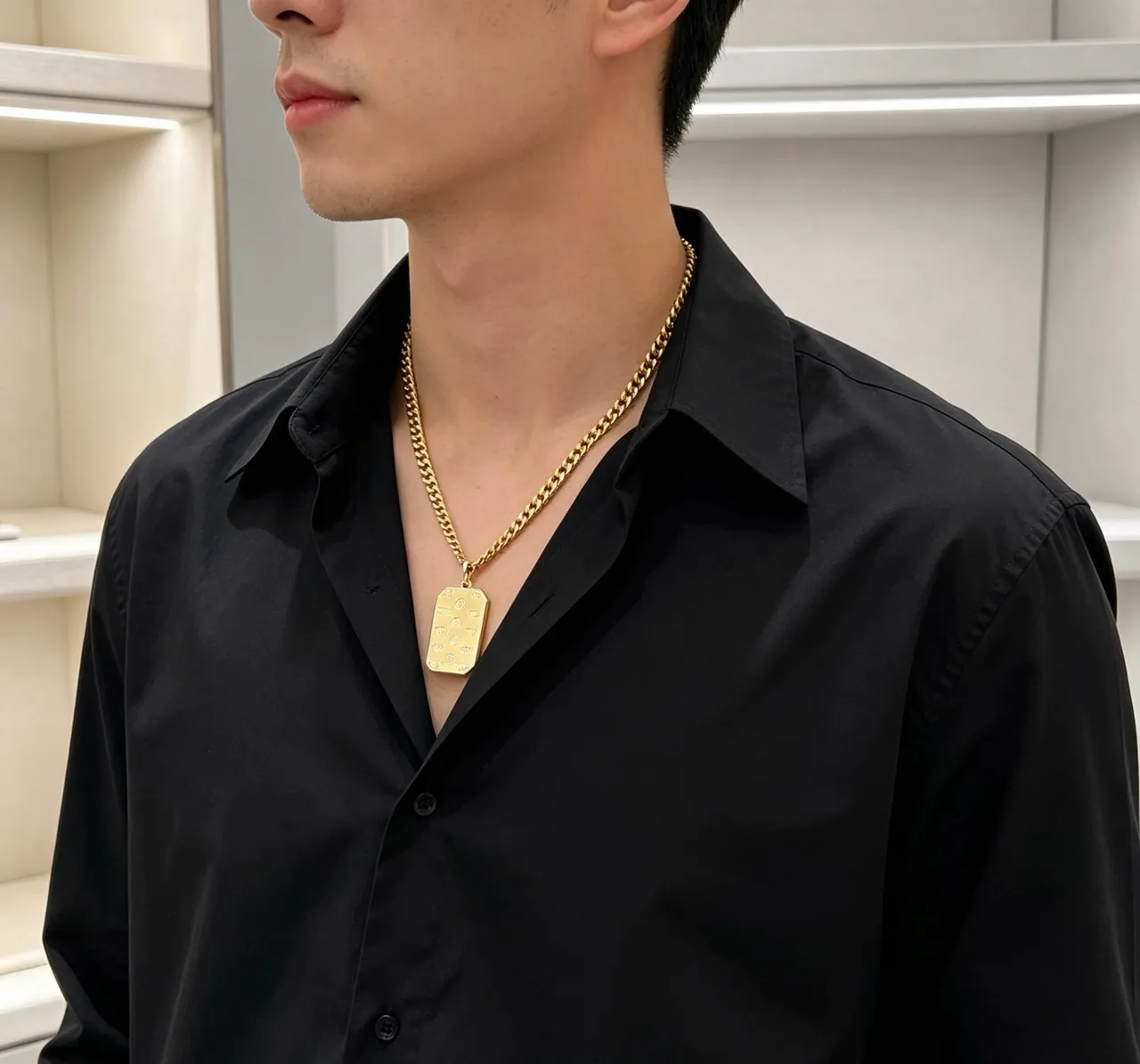 Gucci Gold Black Curb-Link Chain Rectangular Monogrammed Pendant Necklace 7
