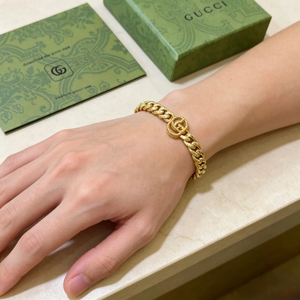 Gucci Gold Curb-Link Chain Bracelet 6