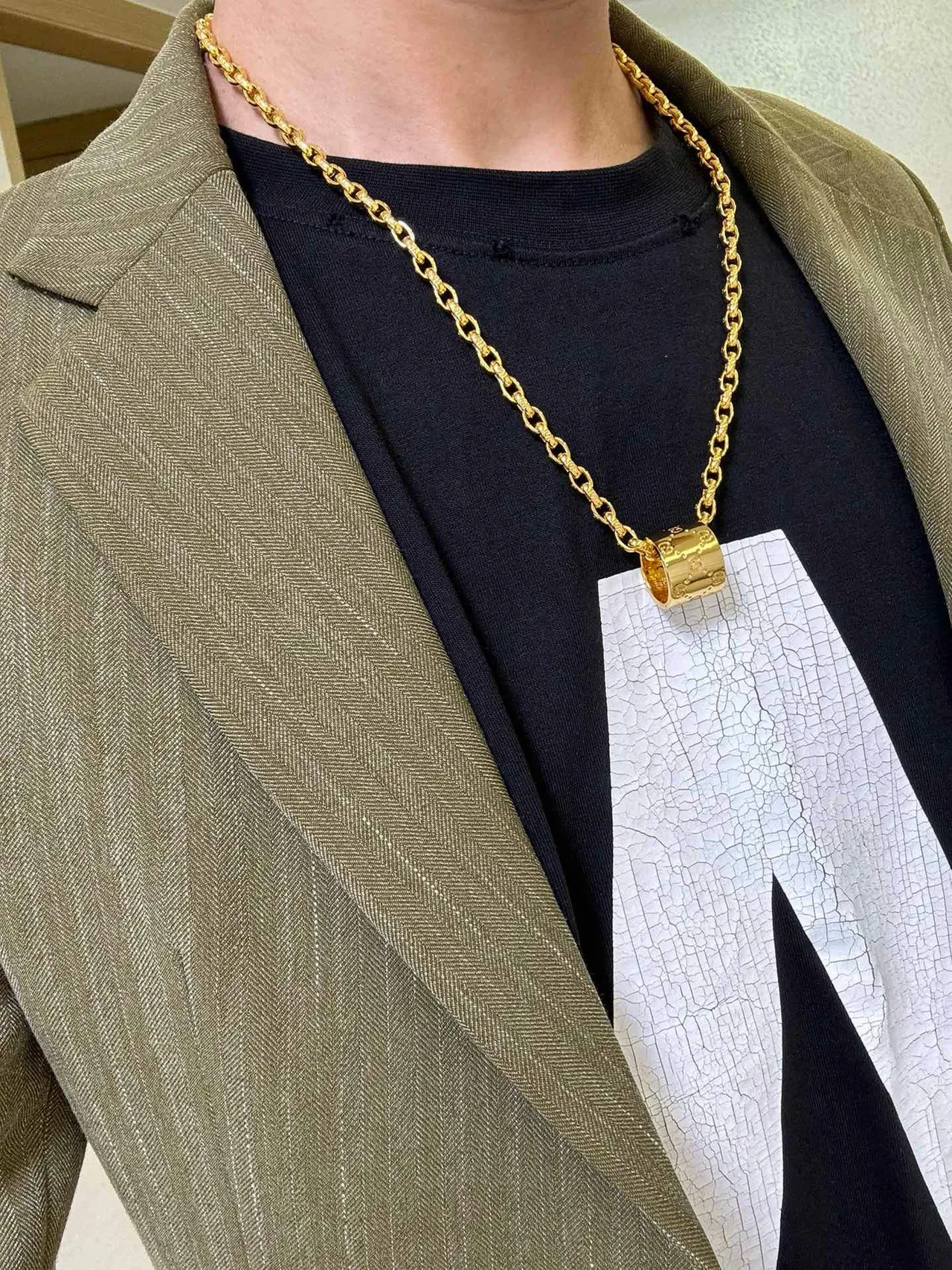 Gucci Gold Rope-Link Chain Cylindrical GG-Embossed Pendant Necklace 2