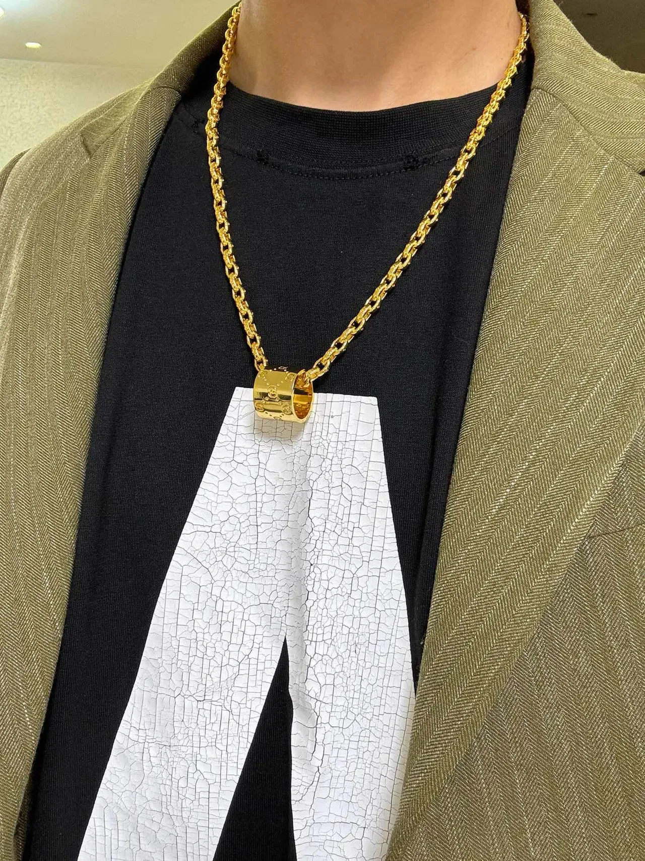 Gucci Gold Rope-Link Chain Cylindrical GG-Embossed Pendant Necklace 8