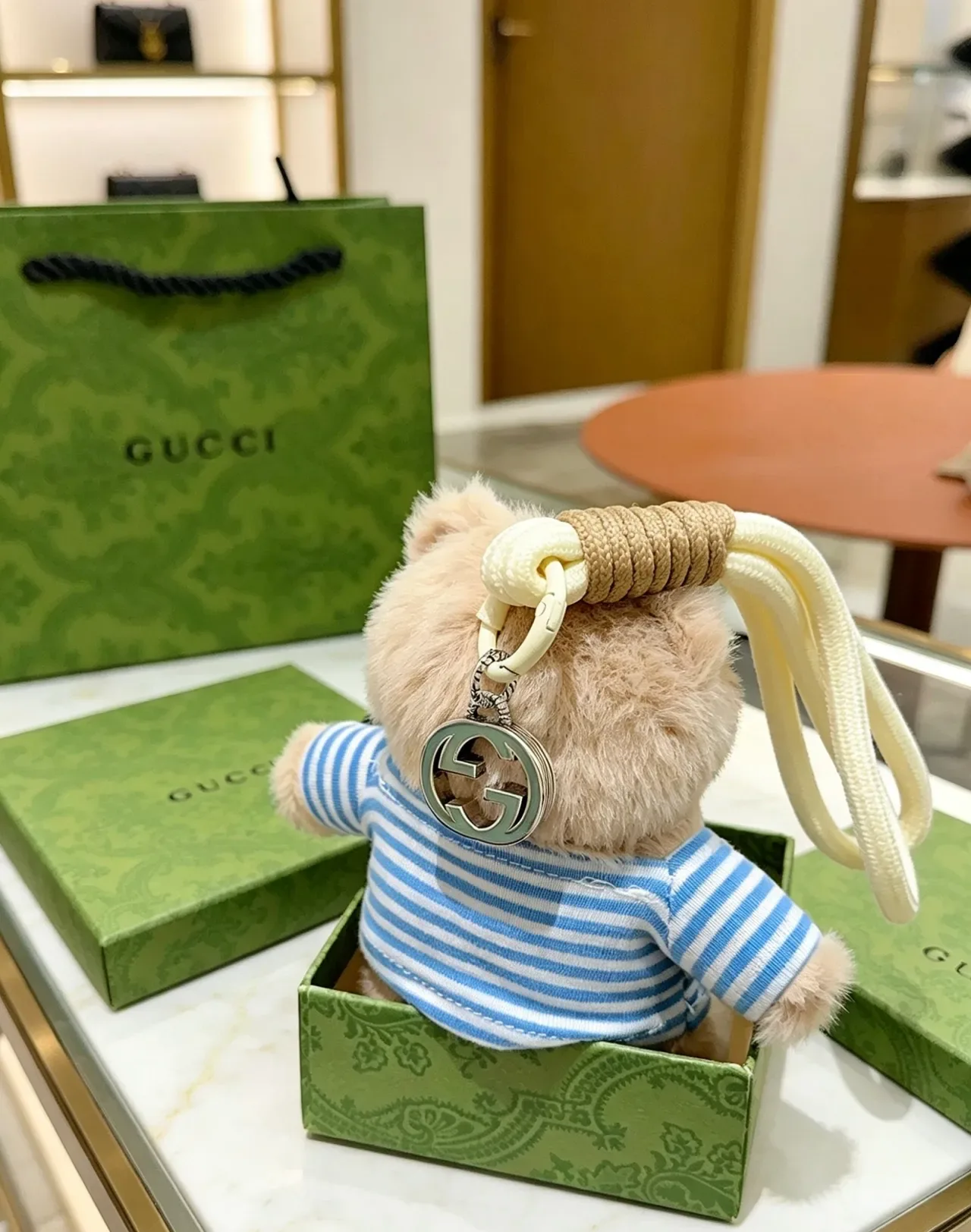 Gucci Green Beige Embossed Leather Interlocking G Hardware Tote Bag 2