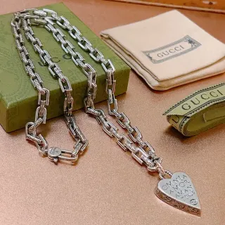 Gucci Heart فضة أخضر سلسلة ثقيلة منقوش interlocking G motifs قلادة