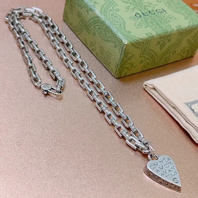 Gucci Heart فضة أخضر سلسلة ثقيلة منقوش interlocking G motifs قلادة 7