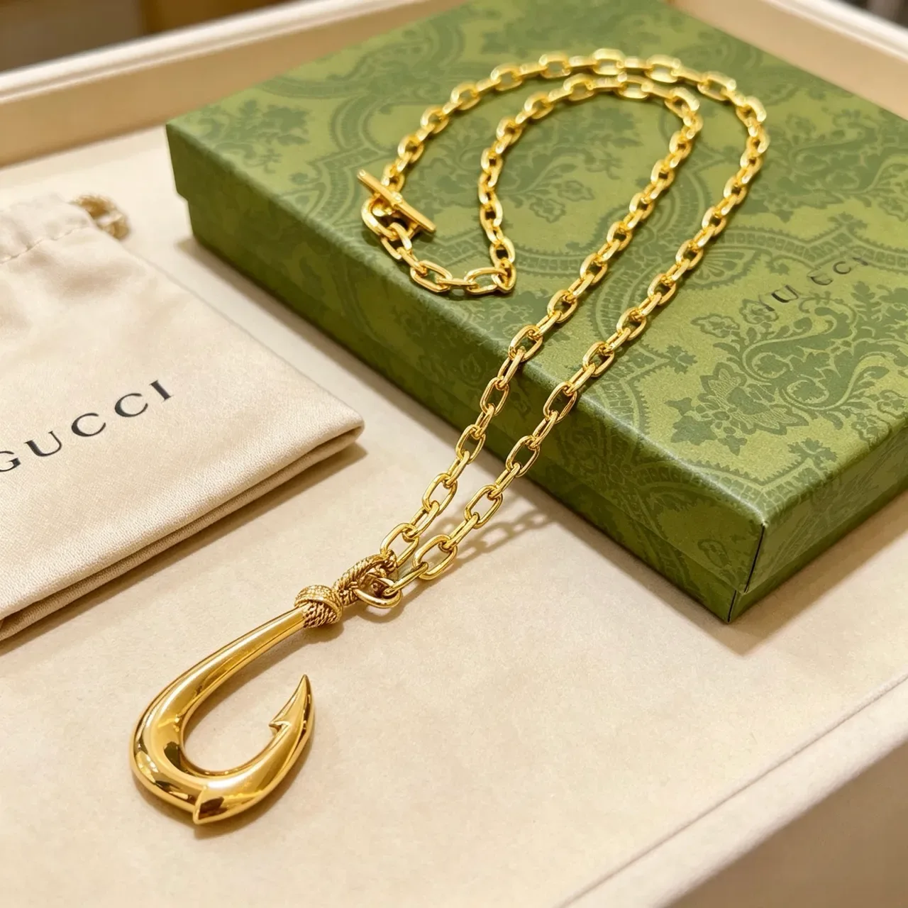 Gucci Hook Pendant Gold-Tone Chain Necklace 7