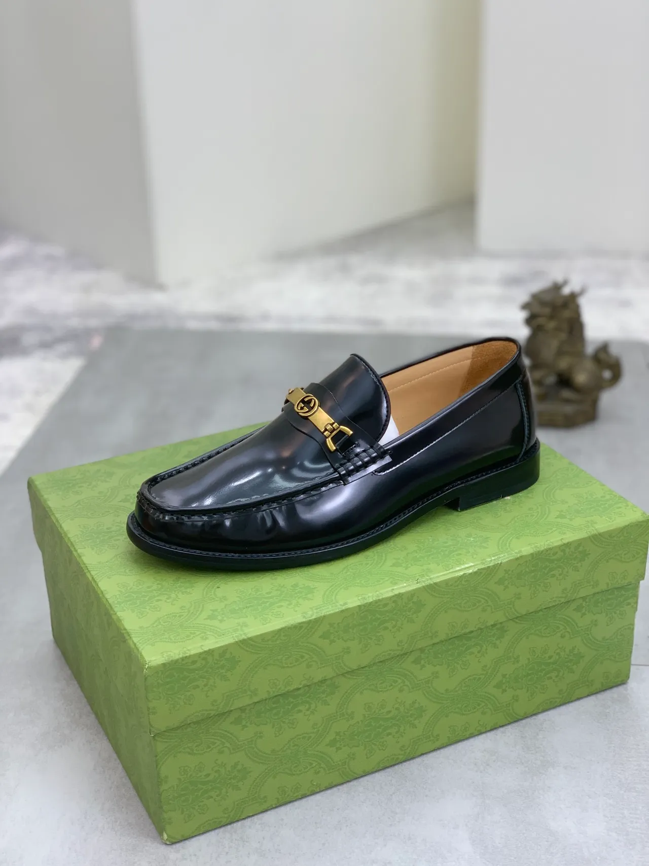 Gucci Horsebit 1955 Noir et Or Cuir Patenté Boucle Mocassins 4