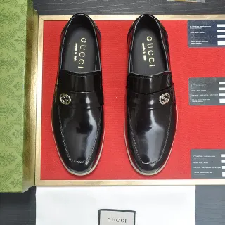 Gucci Horsebit 1955 黑色漆皮乐福鞋