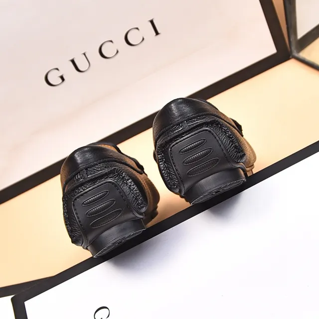 Gucci Horsebit 1955 أسود جلد بحبيبات Web Stripe موسكاسين 9