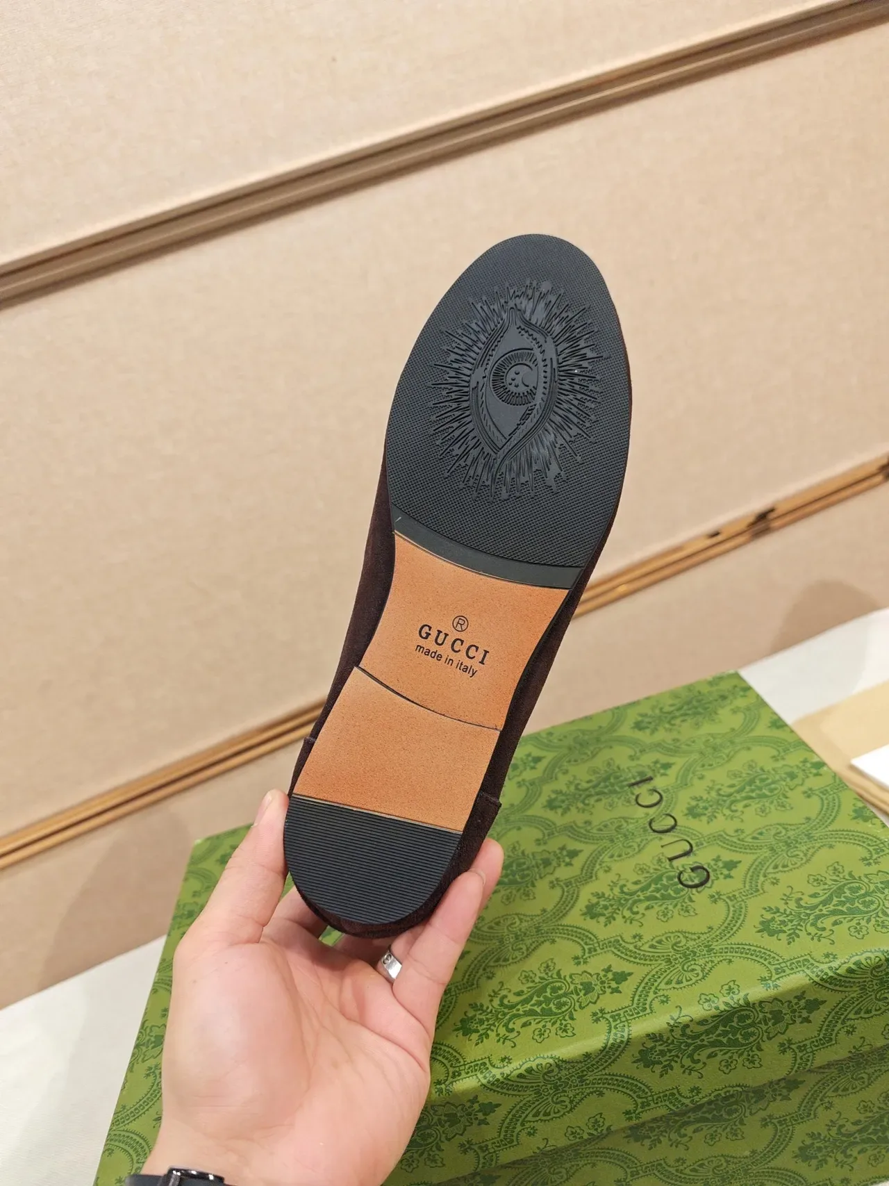 Gucci Horsebit 1955 ब्राउन स्वेड लोफर्स 2