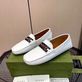 古驰 Horsebit 1955 白色粒面皮革乐福鞋