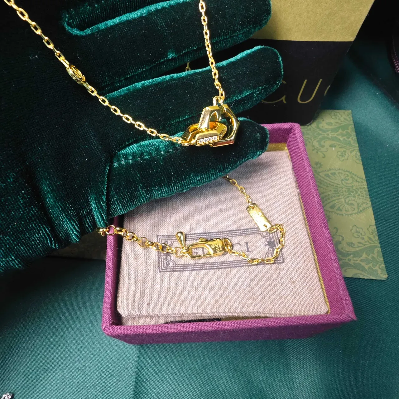 Gucci Interlocking G Geometric Pendant Necklace 2