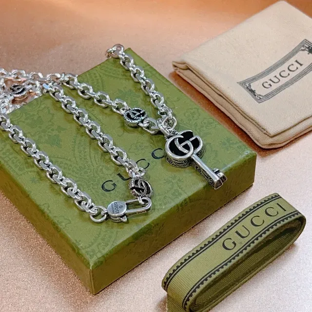 Gucci Interlocking G Key Pendant Silver Chain Necklace 6
