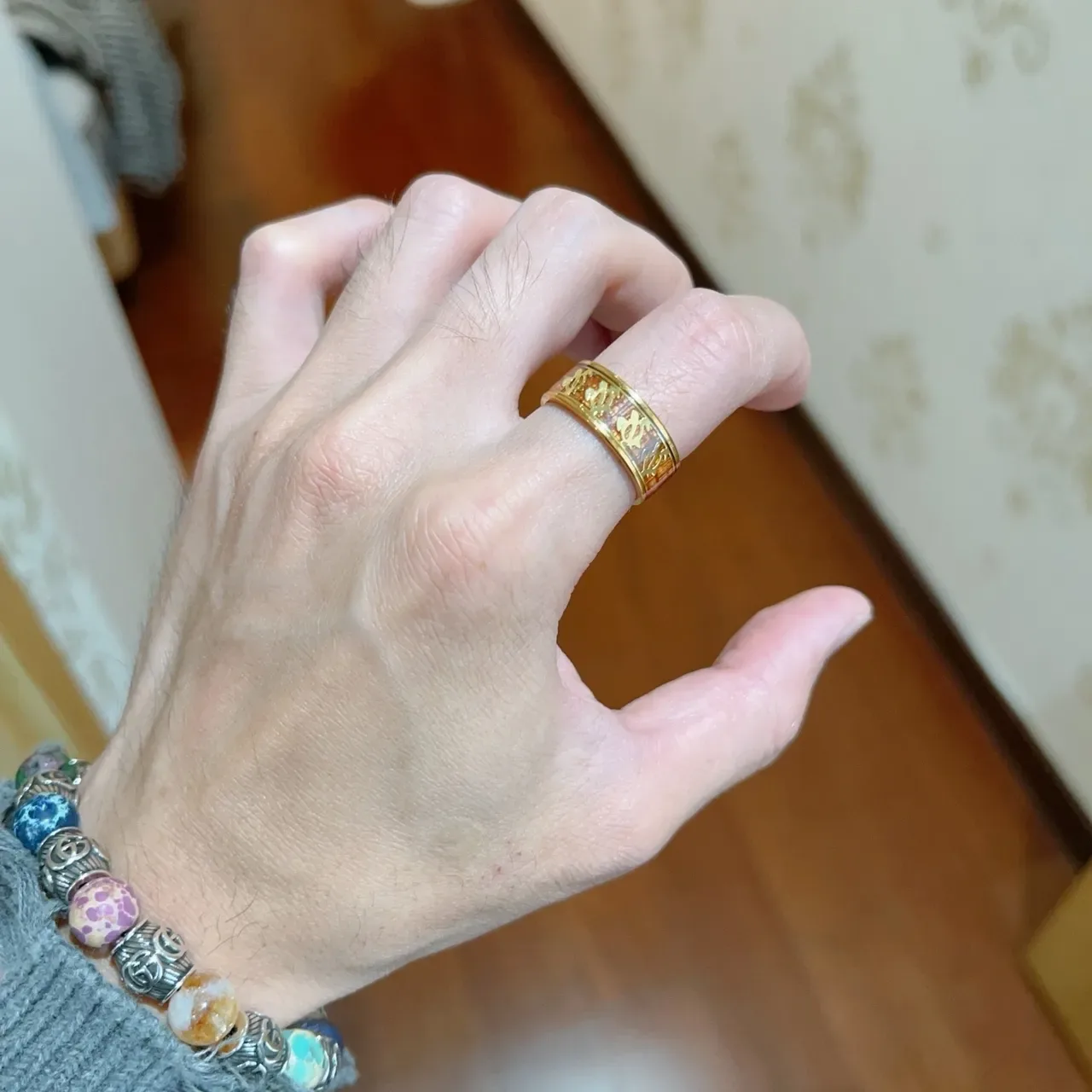 Bague Gucci Interlocking G Motif en or et incrustation rouge-marron 2