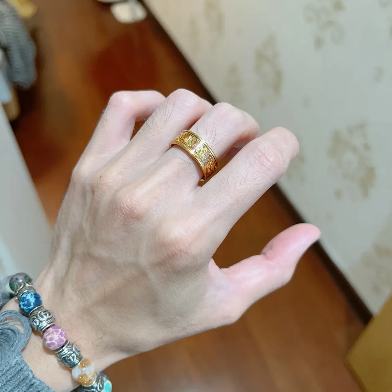 Bague Gucci Interlocking G Motif en or et incrustation rouge-marron 8