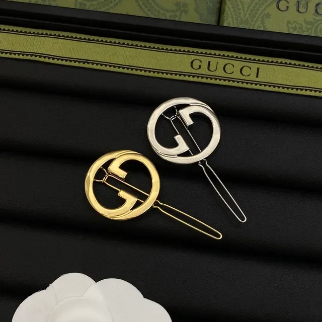 Gucci Interlocking GG Logo Prata e Ouro Moldura Circular de Metal Broche 6