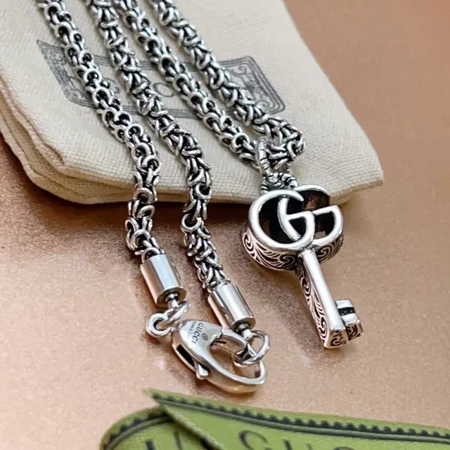 Gucci Key Pendant Silver Green Byzantine-Link Chain Necklace 2