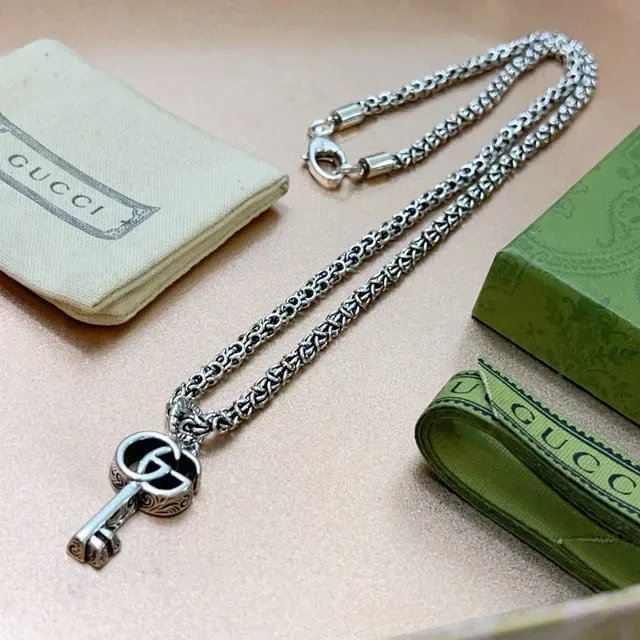 Gucci Key Pendant Silver Green Byzantine-Link Chain Necklace 3
