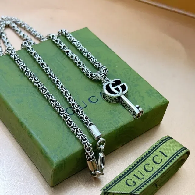 Gucci Key Pendant Silver Green Byzantine-Link Chain Necklace 6