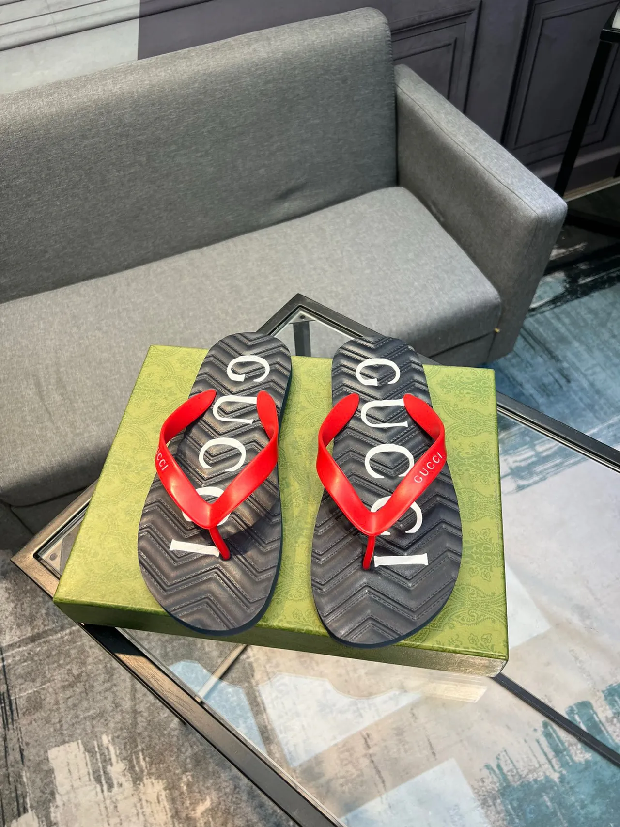 Gucci طباعة الشعار أزرق بحري وأحمر صنادل 2
