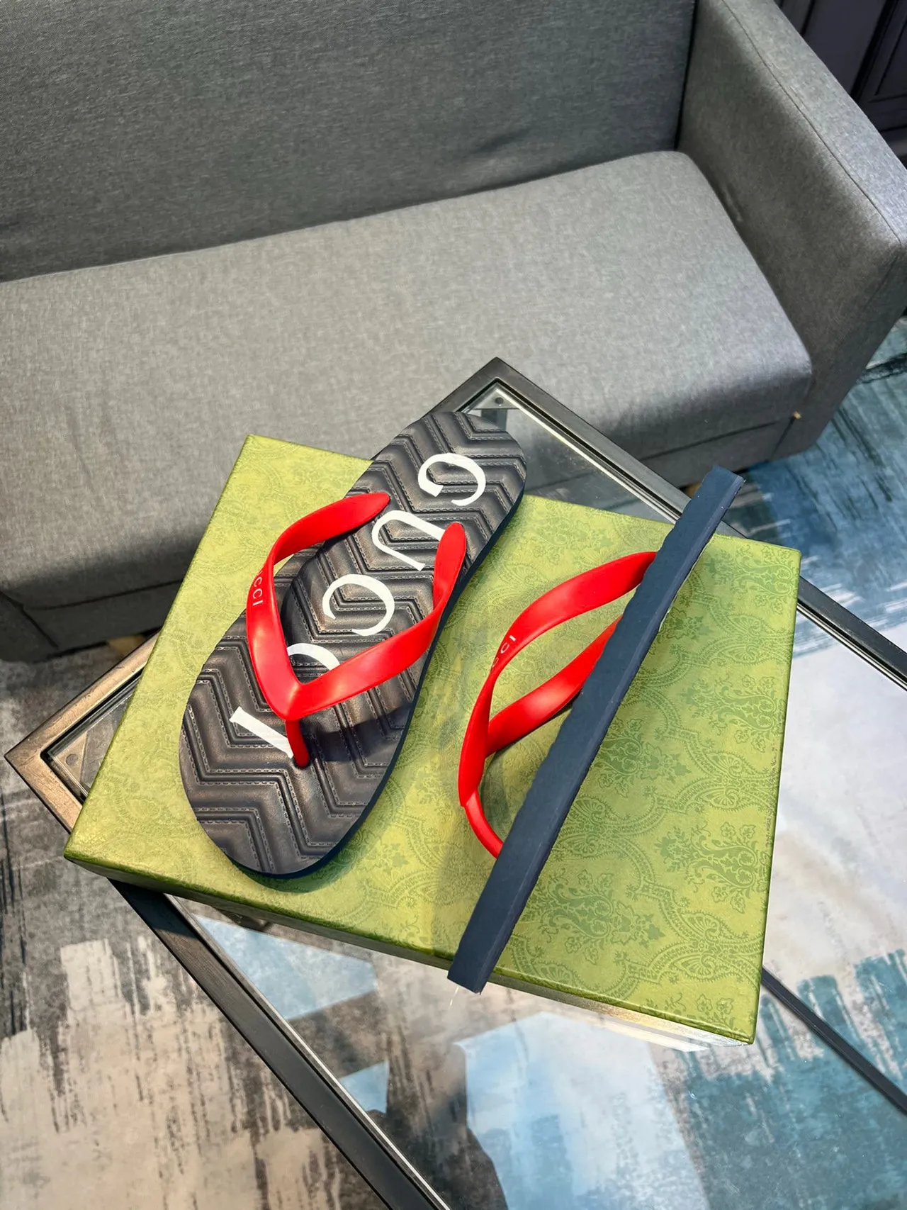 Gucci طباعة الشعار أزرق بحري وأحمر صنادل 4
