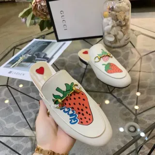 Gucci Ophidia Beige Multicolor Strawberry-Appliquéd Horsebit-Buckle Loafer