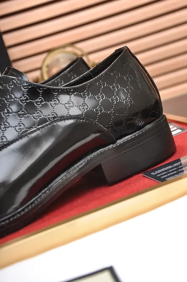 Gucci Ophidia Chaussures Oxford Cuir Verni Noir Embouti GG Monogram Embossé 2