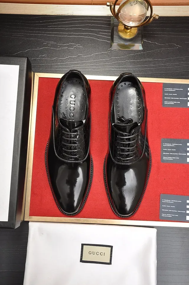 Gucci Ophidia Chaussures Oxford Cuir Verni Noir Embouti GG Monogram Embossé 5