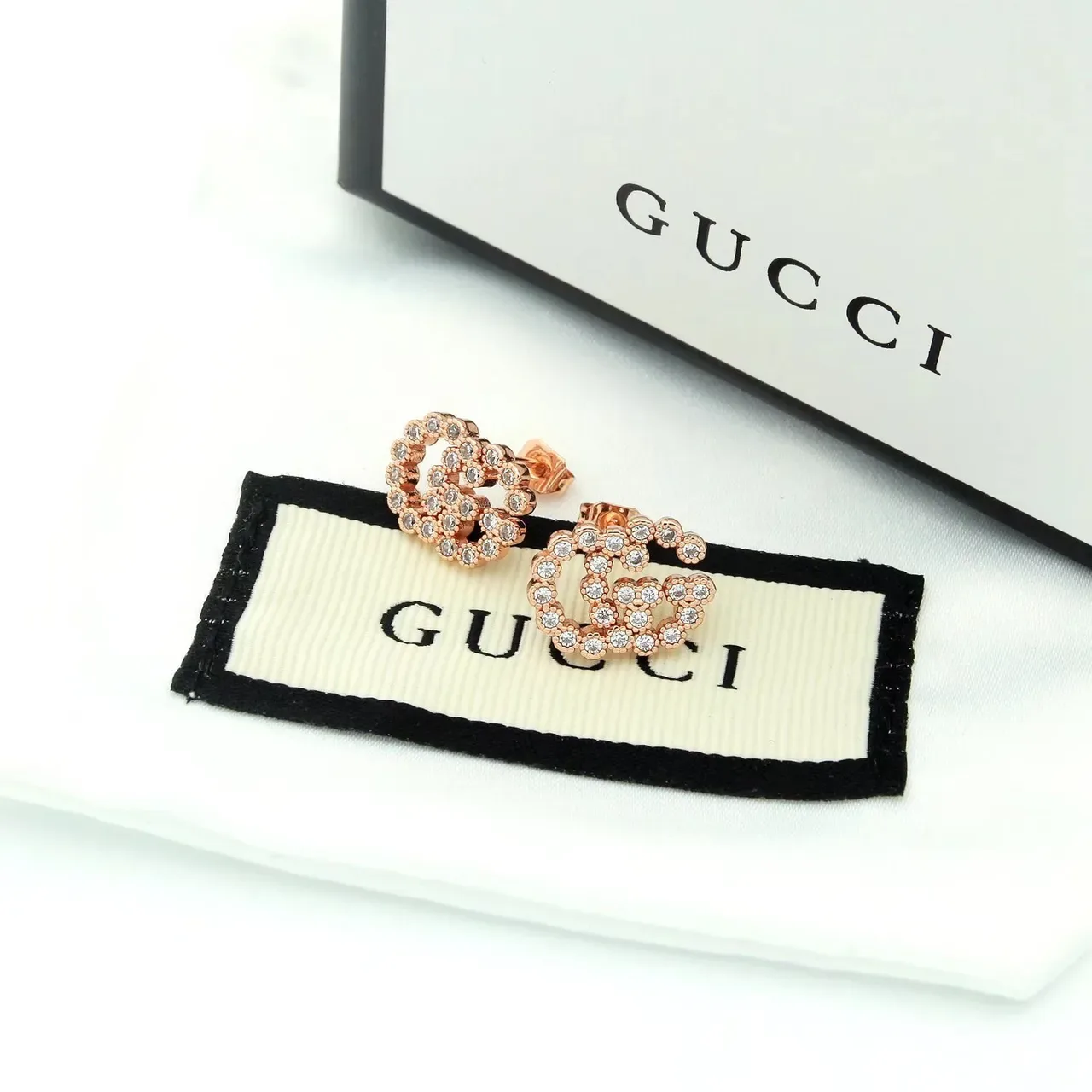 Gucci Running G Pavé Diamond 18kt Gold Stud Earrings 4