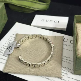 Gucci Scale-Link Silver-Toned Open Cuff Bracelet