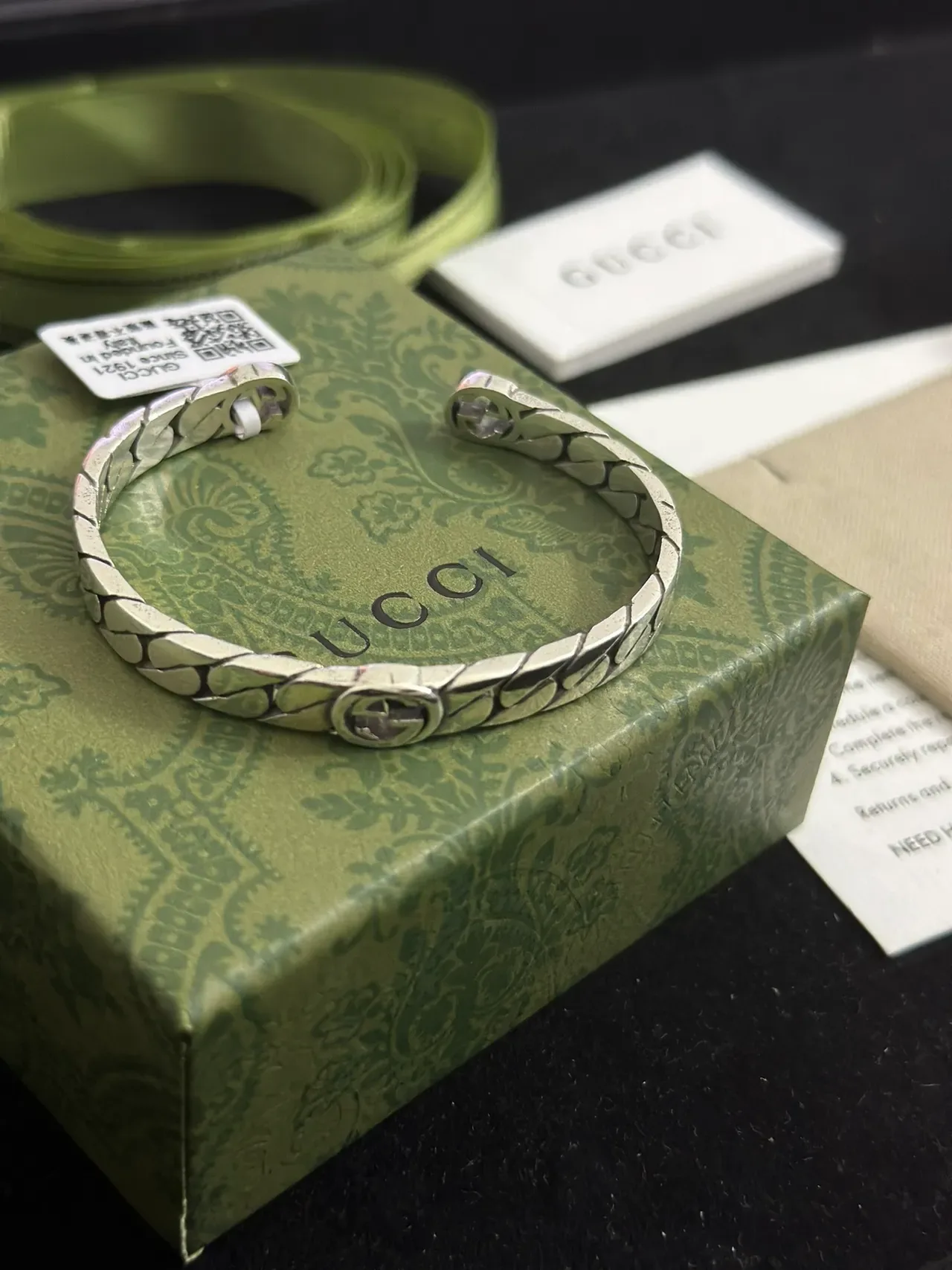 Gucci Scale-Link Silver-Toned Open Cuff Bracelet 4