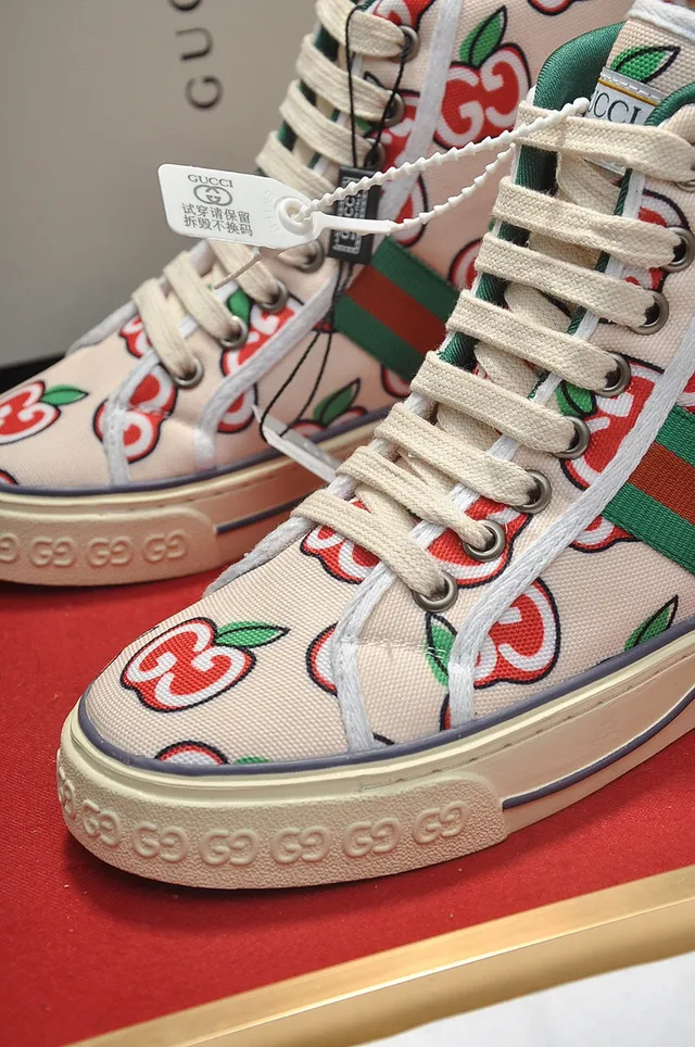 Gucci Screener Apple Print Beige Lifestyle Sneakers 3