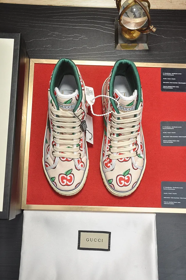 Gucci Screener Apple Print Beige Lifestyle Sneakers 9